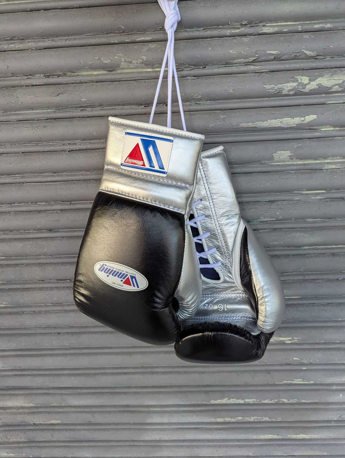 WINNING GLOVES CUSTOM LACE 16OZ BLACK/SILVER