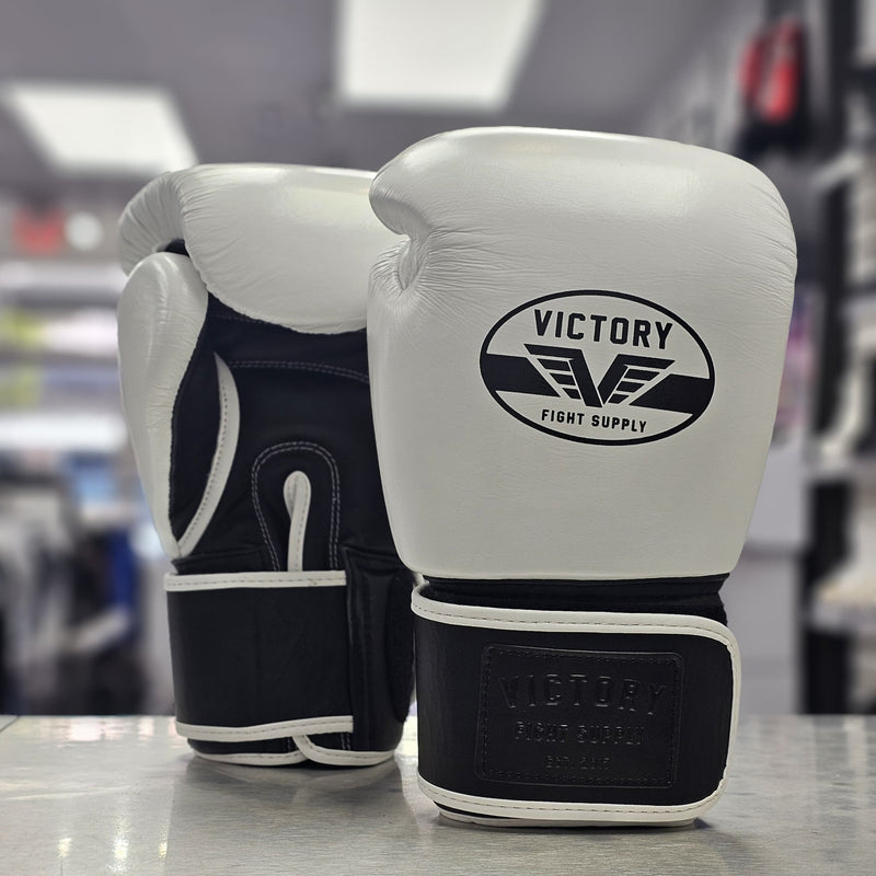 VICTORY GLOVES MUAY THAI LEATHER WHITE/BLACK