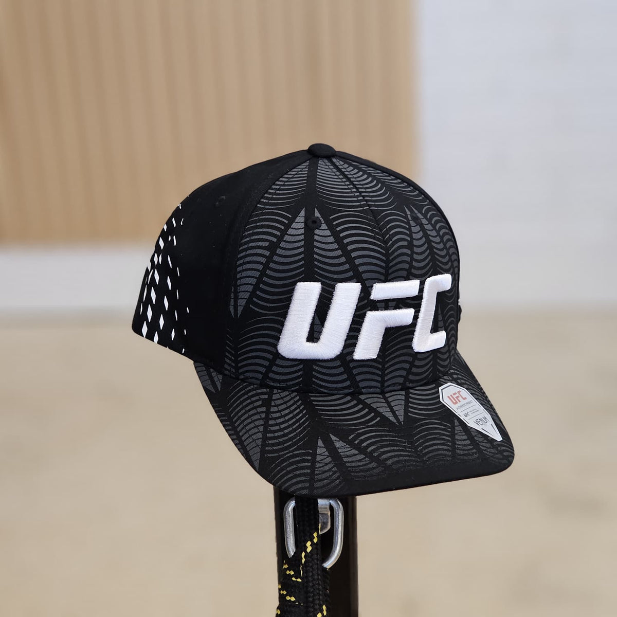 VENUM HAT UFC ZENITH SNAP BACK BLACK/WHITE