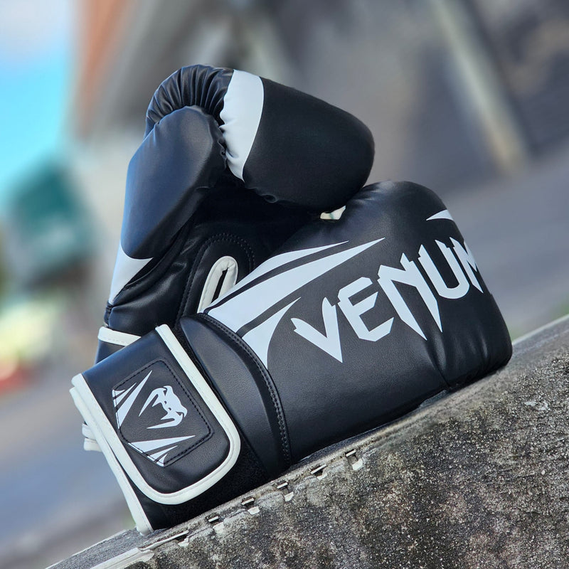 VENUM GLOVES CHALLENGER 2.5 BOXING BLACK/WHITE