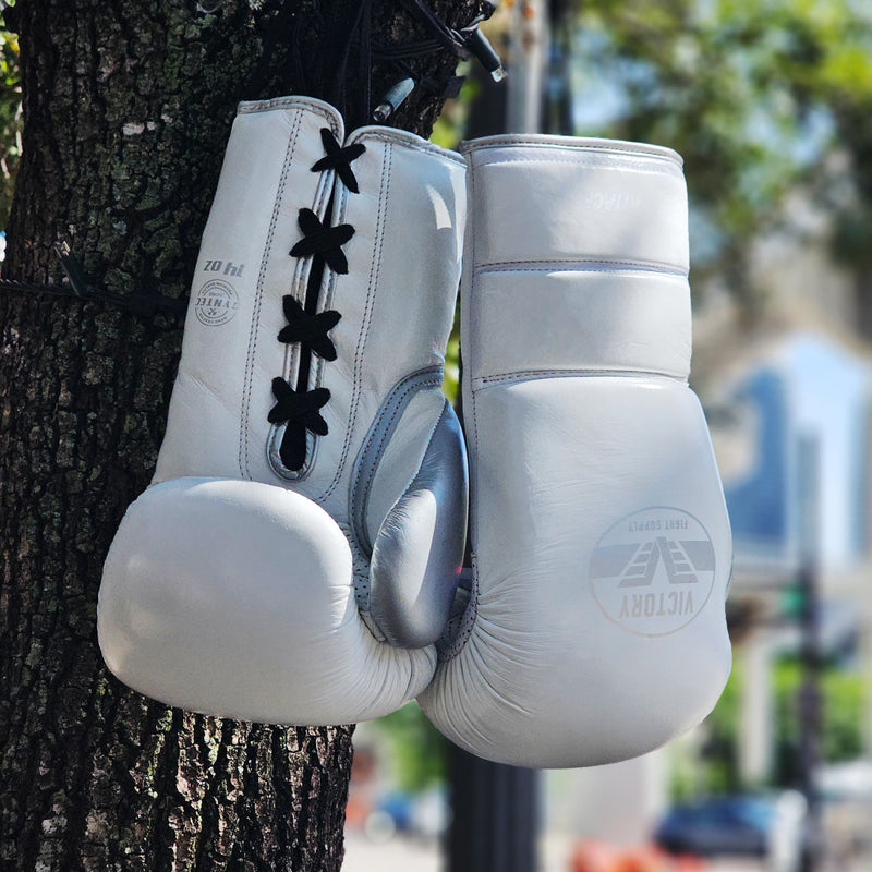 VICTORY GLOVES ATTACK LEATHER LACE WHITE/SILVER
