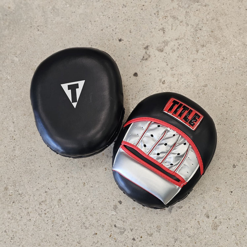 TITLE FOCUS MITTS VALIANT BLACK/SILVER