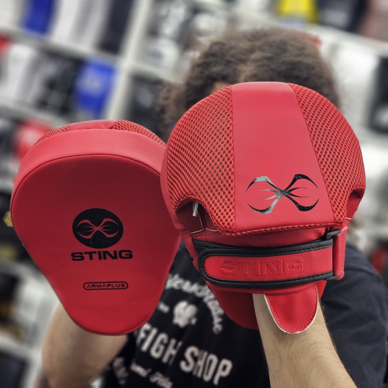 STING FOCUS MITTS ARMAPLUS CURVED RED