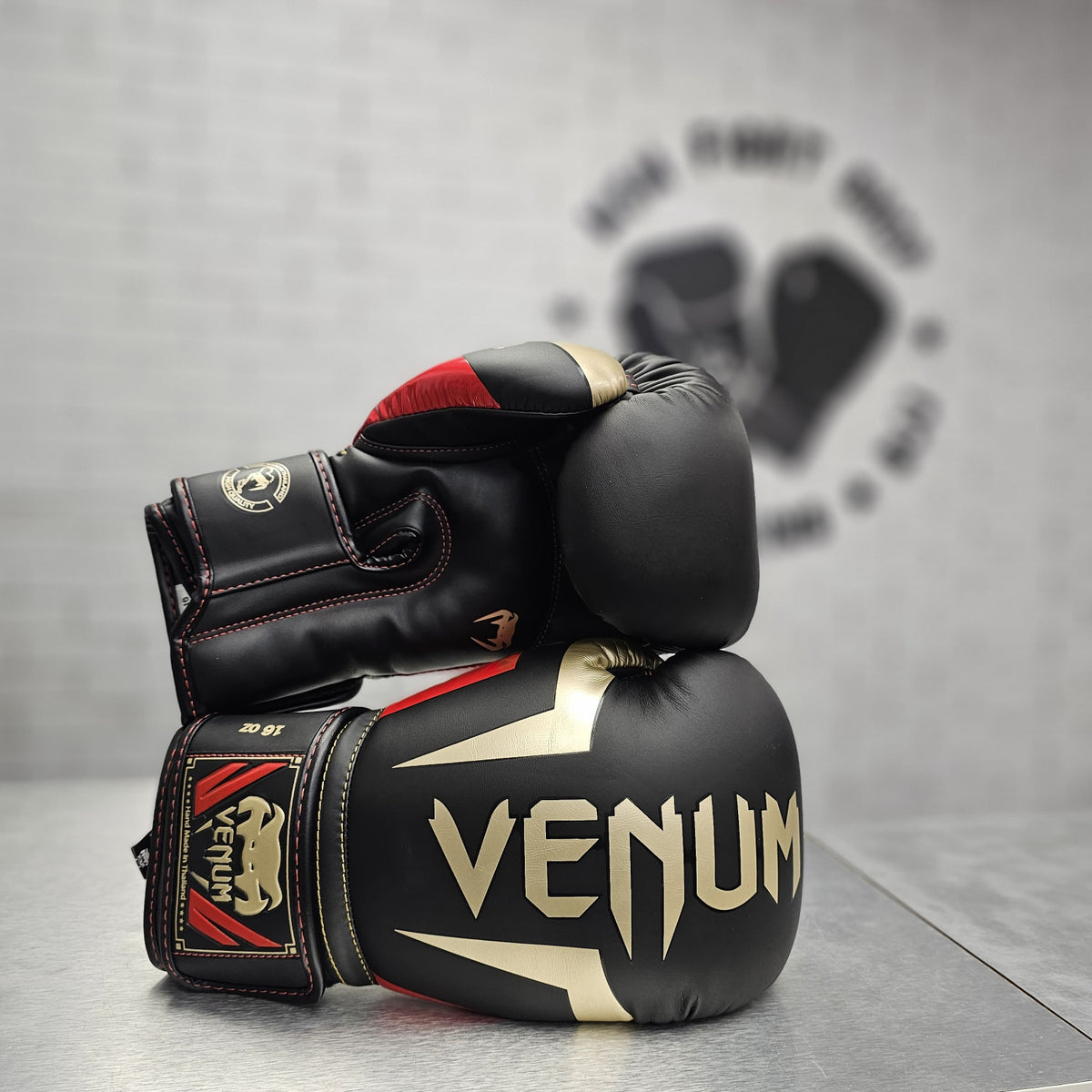 VENUM GLOVES ELITE BOXING H&L BLACK/GOLD/RED