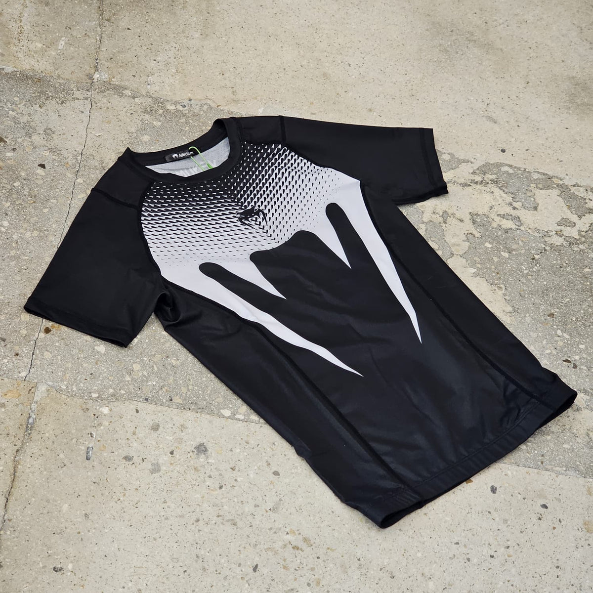 VENUM RASHGUARD NO GI S/S BLACK/WHITE
