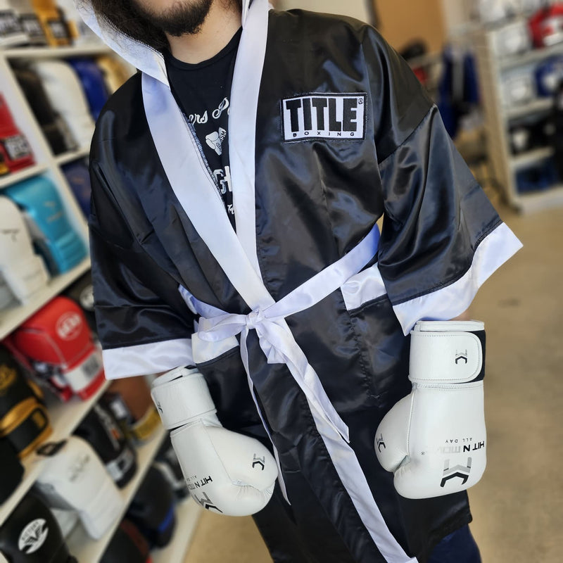TITLE BOXING ROBE FULL LENGTH BLACK/WHITE
