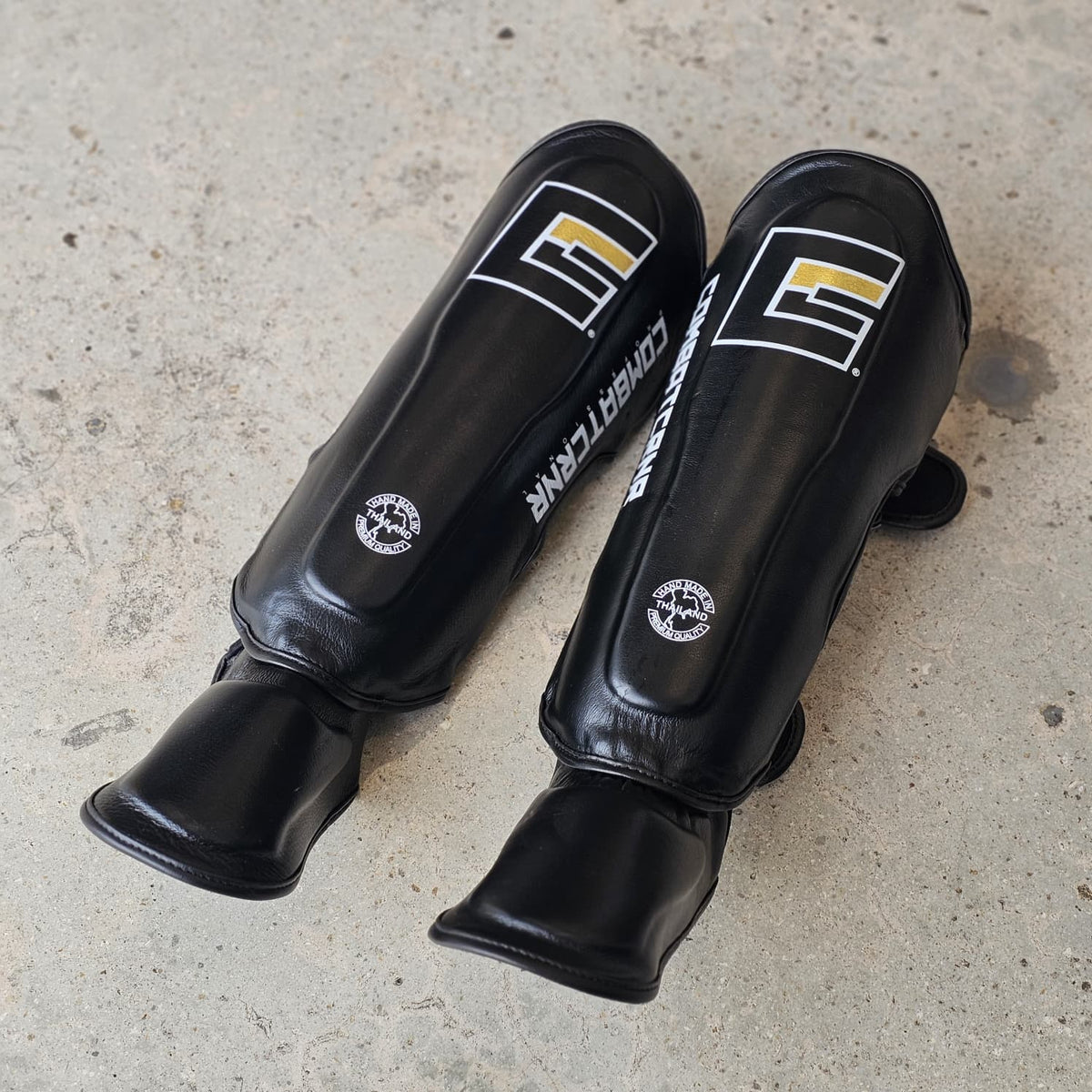 COMBAT CORNER SHINGUARDS HMIT THAI LEATHER BLACK