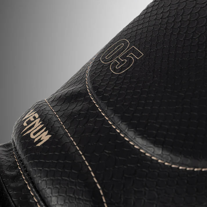 VENUM GLOVES IMPACT BOXING EVO SCALES BLACK
