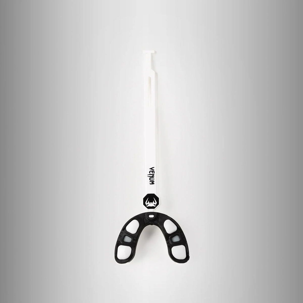 VENUM MOUTHGUARD PREDATOR ADULT W/CASE & STRAP BLACK/WHITE