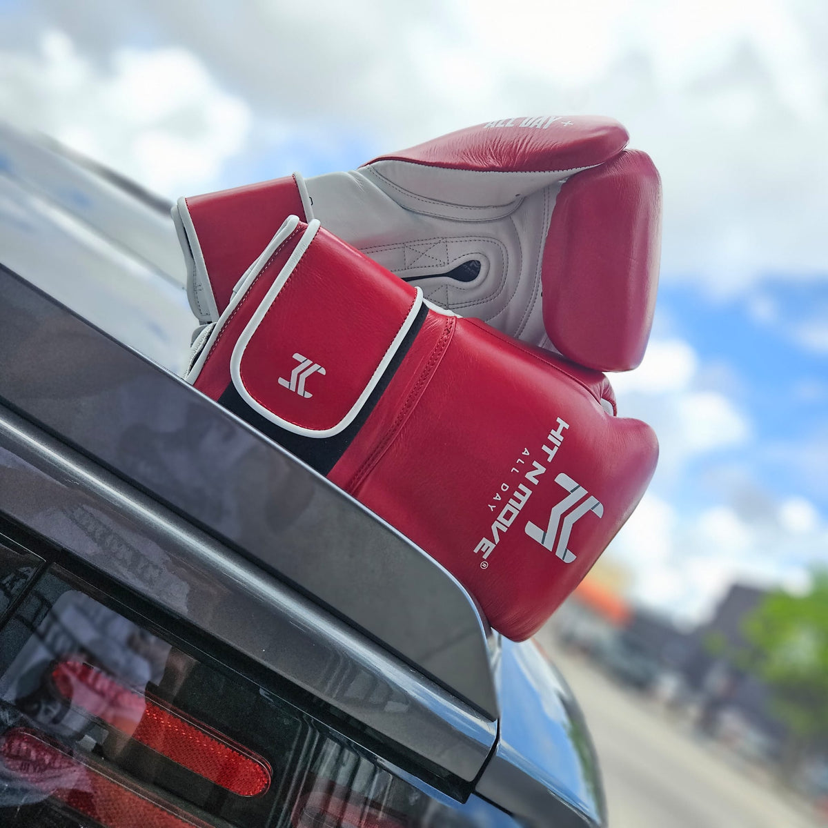 HIT N MOVE GLOVES CONDITIONING 24OZ HOOK & LOOP RED/GOLD