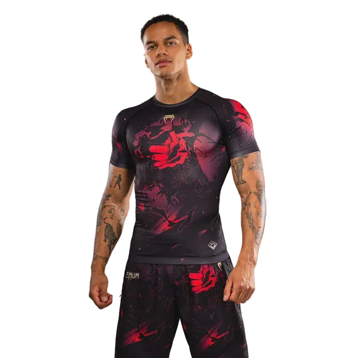 VENUM RASHGUARD S/S JUJUTSU KAISEN ITADORI BLACK/RED