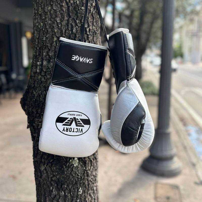 VICTORY GLOVES SAVAGE V2 LEATHER LACE UP WHITE/BLACK/SILVER