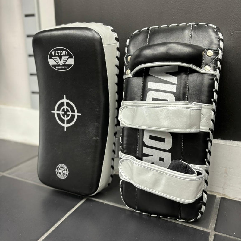 VICTORY THAI PADS LEATHER BLACK/SILVER