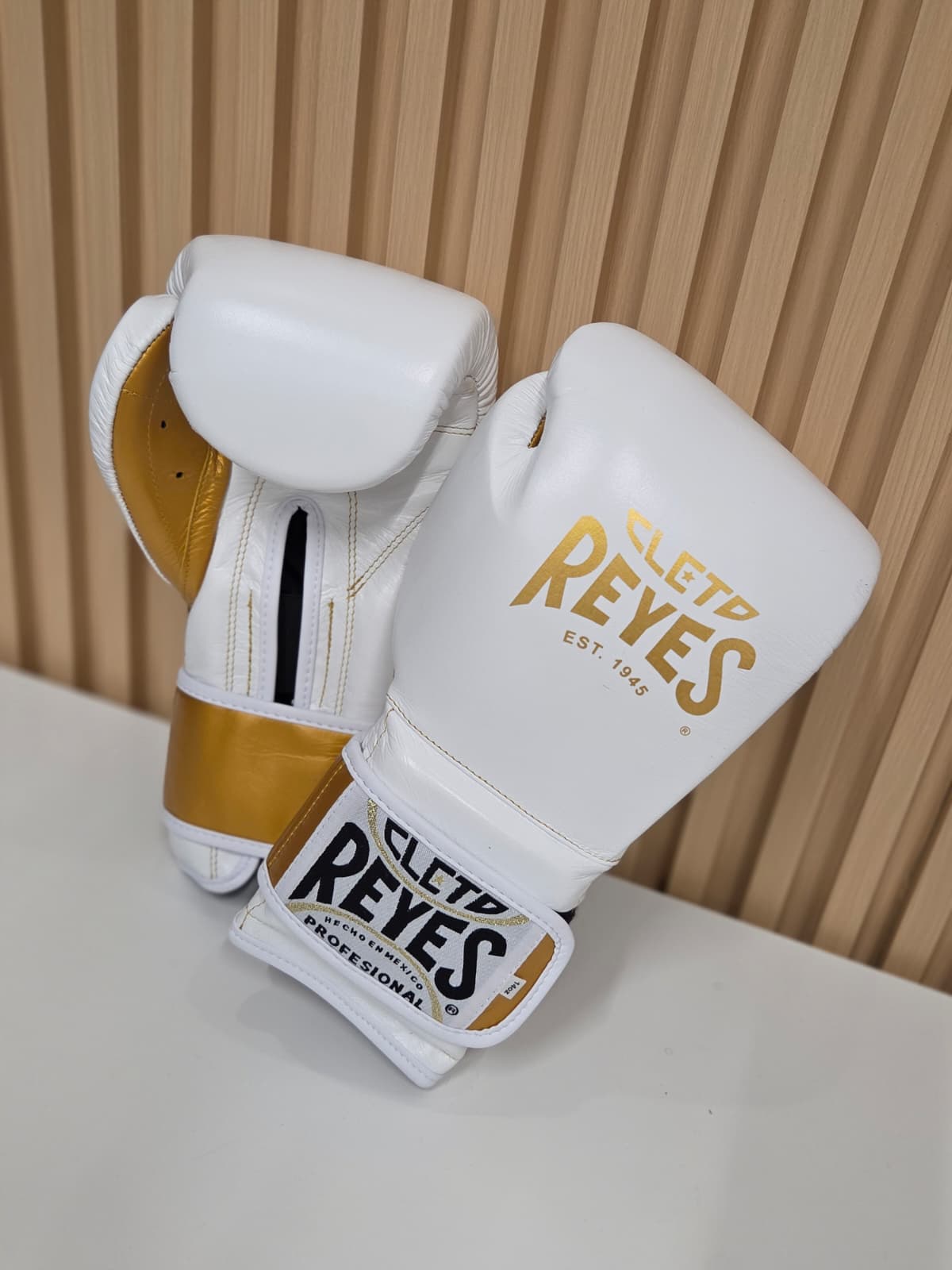 CLETO REYES GLOVES HOOK & LOOP LIMITED EDITION WHITE/GOLD – MSM