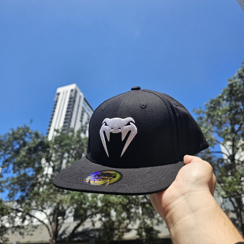 VENUM HAT CLASSIC SNAPBACK BLACK/WHITE