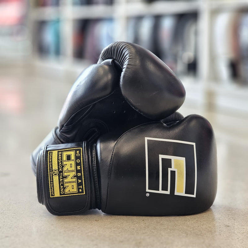 COMBAT CORNER BOXING GLOVES HMIT THAI  H&L BLACK