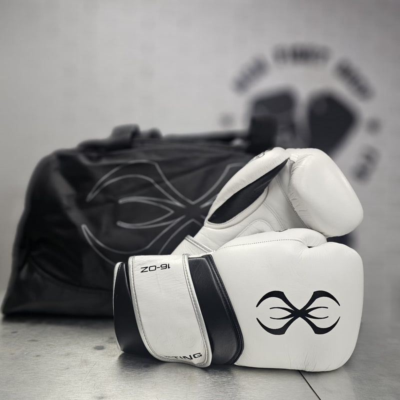 STING BOXING GLOVES VIPER X H & L WHITE / BLACK / SILVER