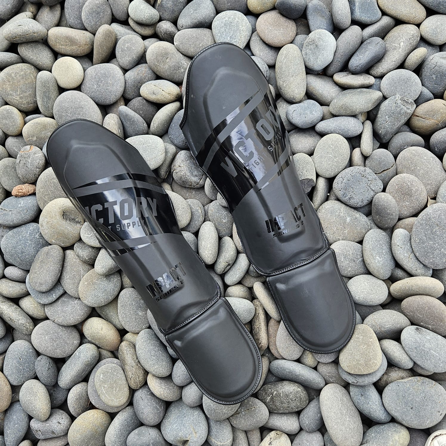 VICTORY SHINGUARDS IMPACT SERIES STEALTH BLACK / BLACK – MSM FIGHT