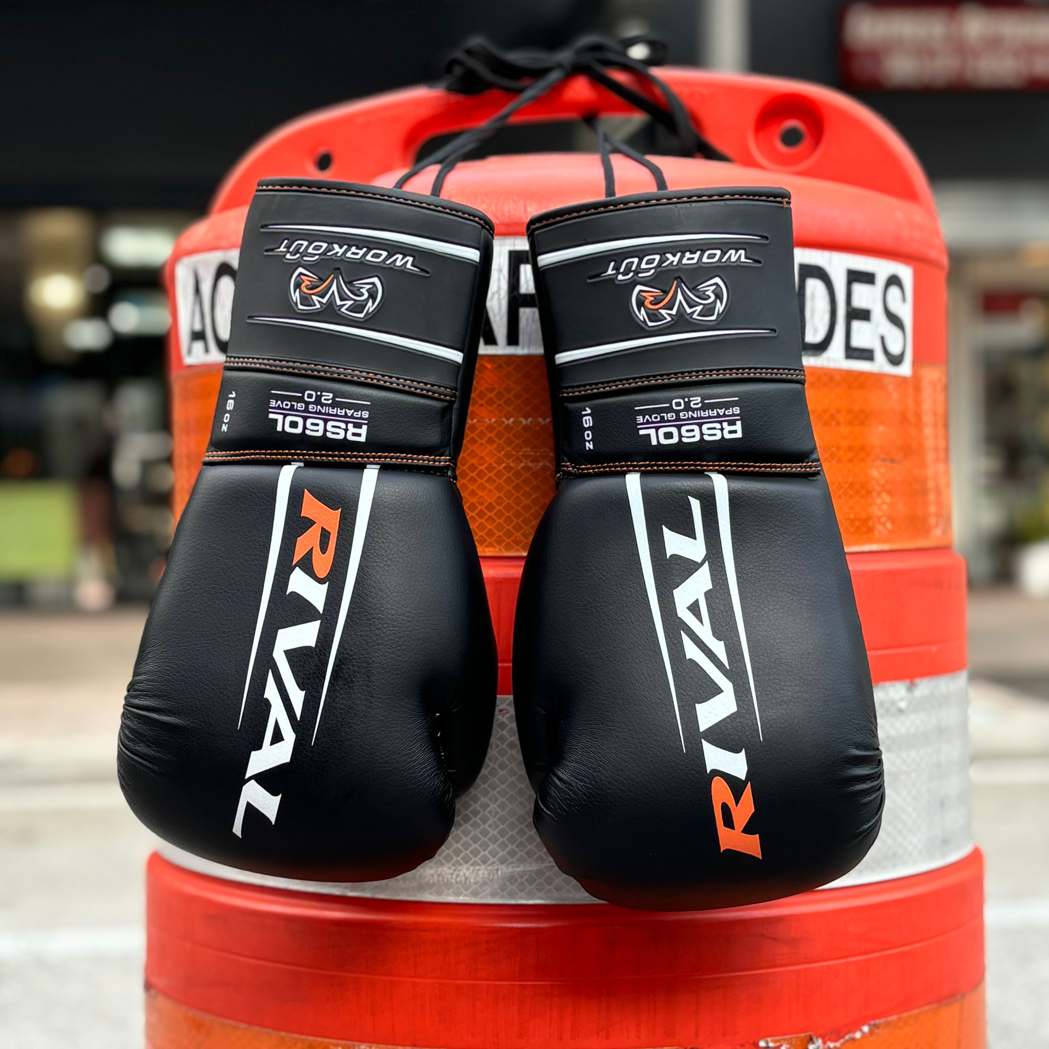 RIVAL GLOVES RS60L SPARRING GLOVE 2.0 LACE BLACK – MSM FIGHT SHOP