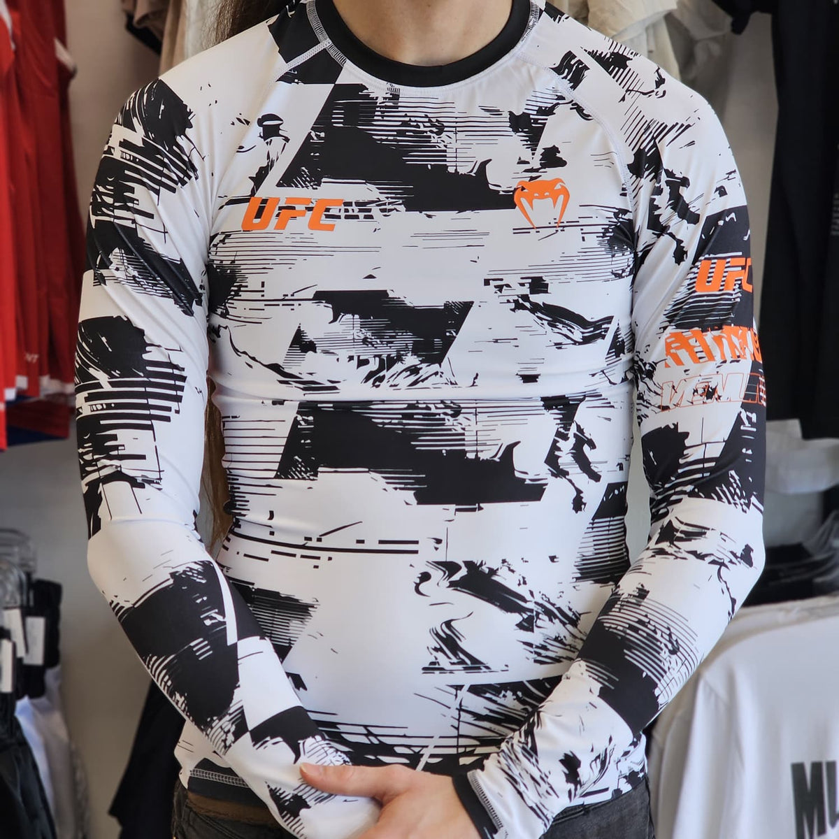 VENUM RASHGUARD UFC ZENITH L/S WHITE BLACK