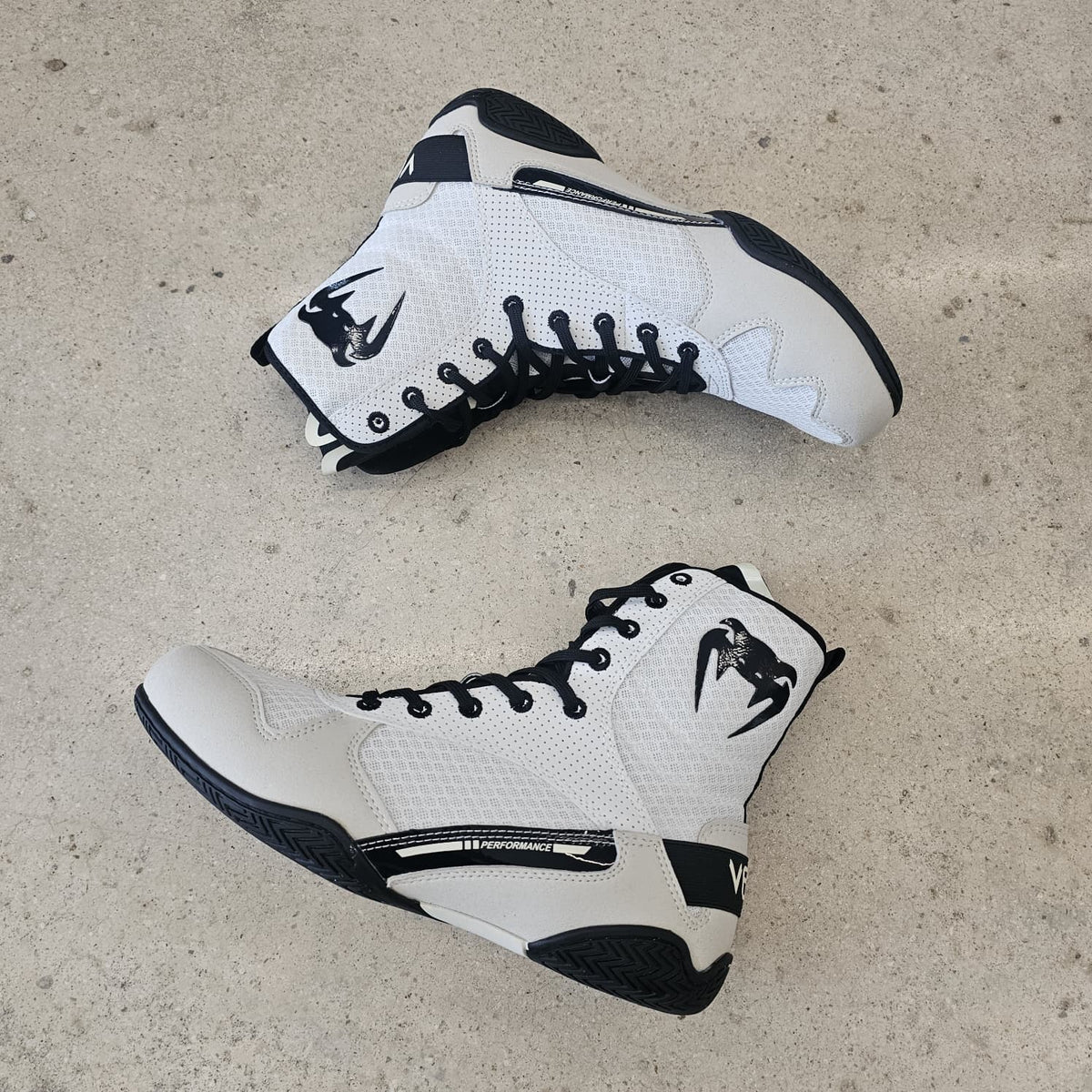 VENUM SHOES ELITE BOXING WHITE /BLACK