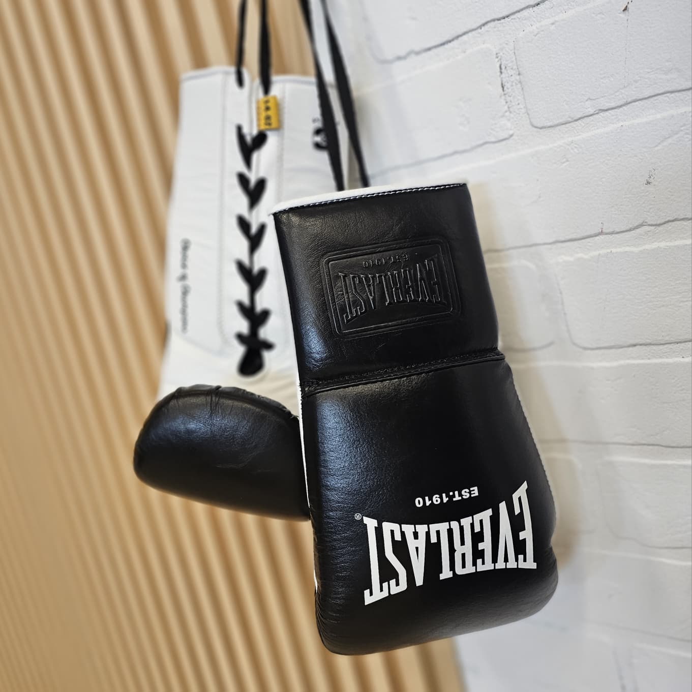 EVERLAST GLOVES LACE POWERLOCK OG PRO LEATHER BLACK – MSM FIGHT SHOP