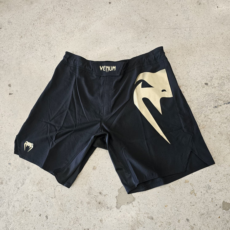 VENUM SHORTS MMA LIGHT 5.0 BLACK/GOLD