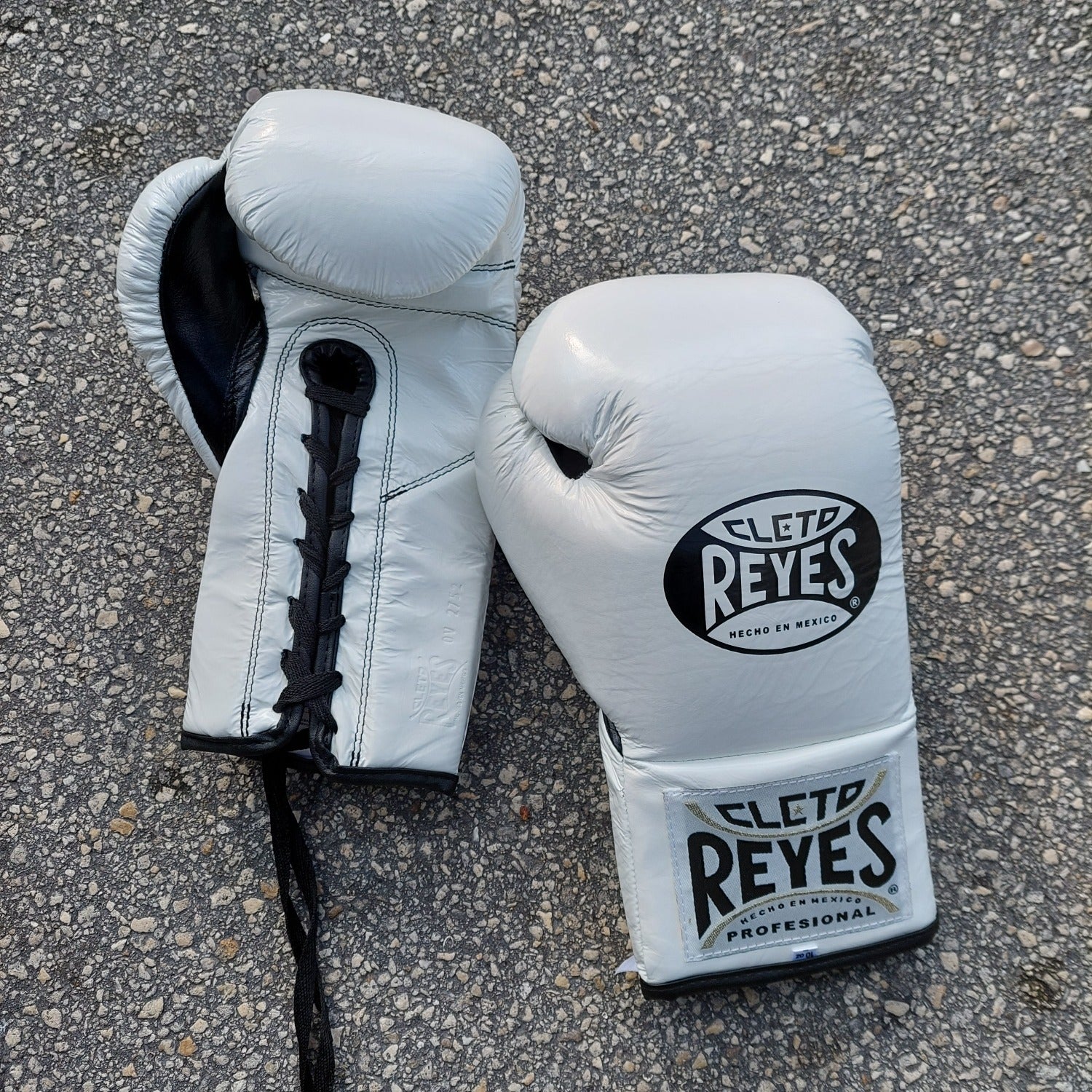 CLETO REYES FIGHT GLOVES TRADITIONAL LACE WHITE – MSM FIGHT SHOP