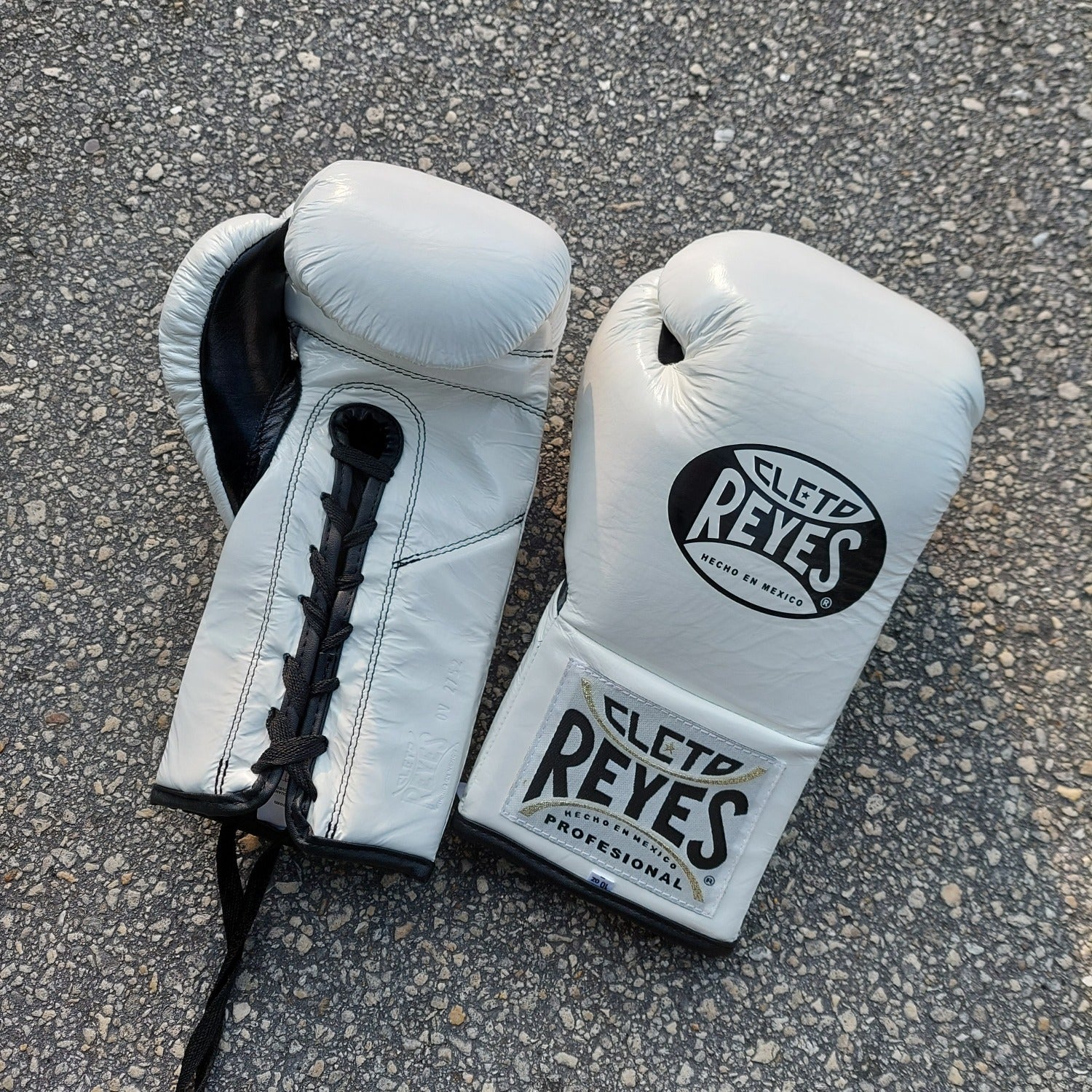 CLETO REYES FIGHT GLOVES TRADITIONAL LACE WHITE – MSM FIGHT SHOP