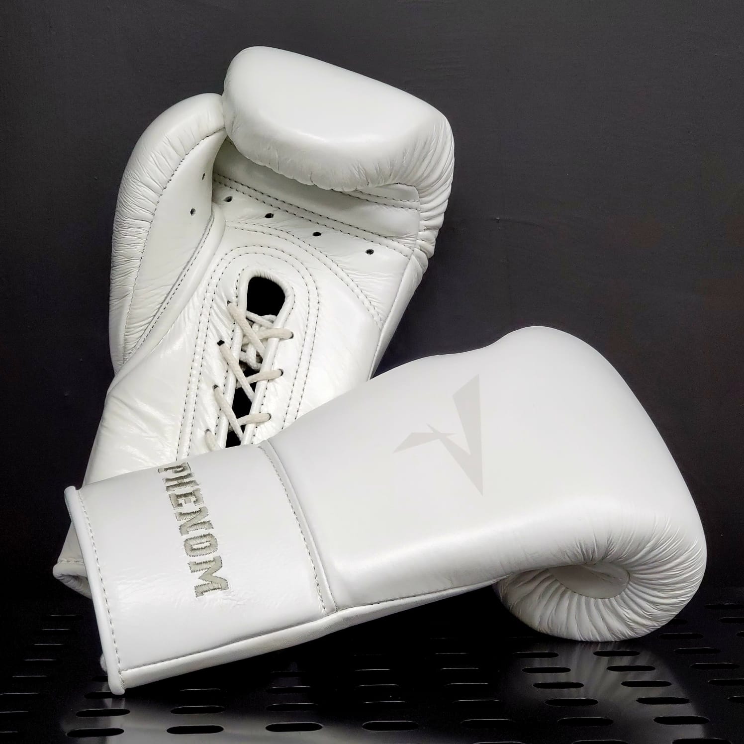 Phenom boxing best sale gloves