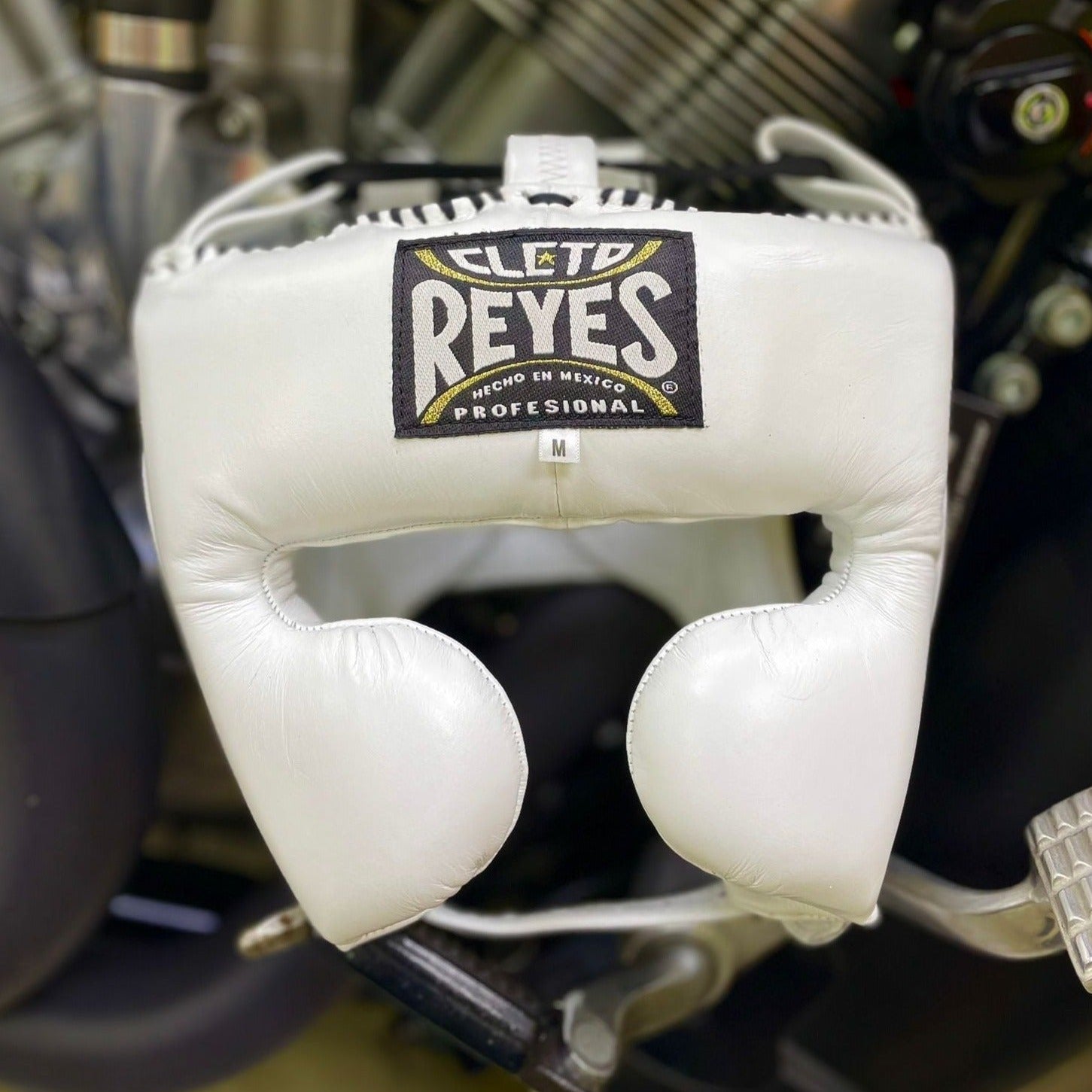 CLETO REYES HEADGEAR CHEEKS WHITE – MSM FIGHT SHOP