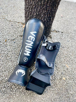 VENUM SHINGUARDS CHALLENGER BLACK/WHITE